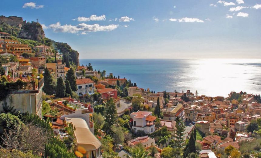 Ταορμίνα: “Εκεί όπου ο χρόνος ξαπλώνει”